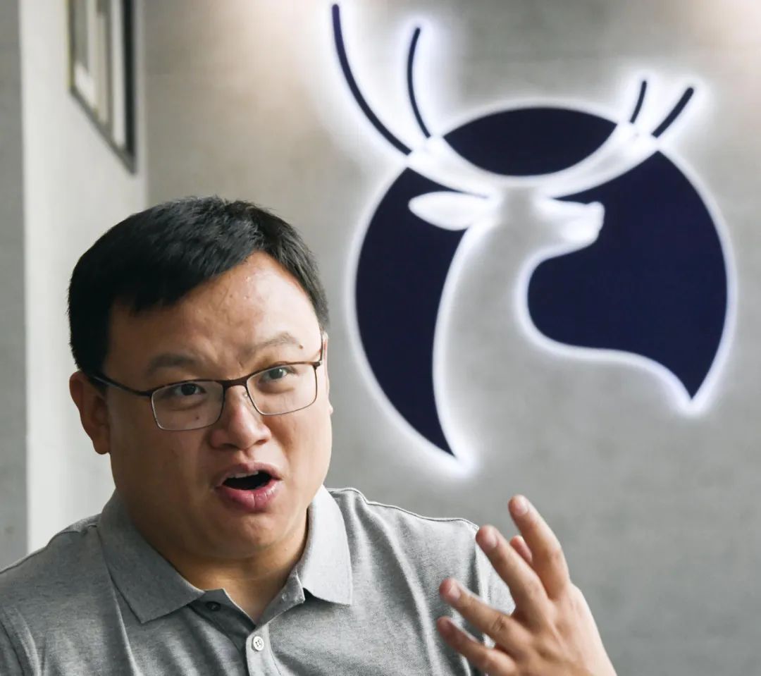 美国男子感染新冠住院身亡,美国男子感染新冠死亡