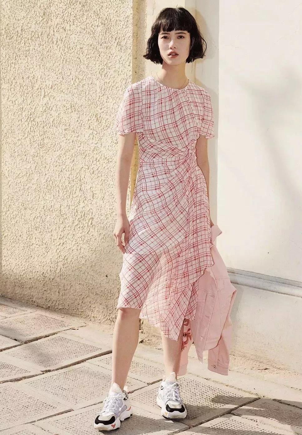 鑺辫嫢浜戦湠婕繃鍒濆鍏嶈垂闃呰,鑺辫嫢浜戦湠姝屾洸澶у叏