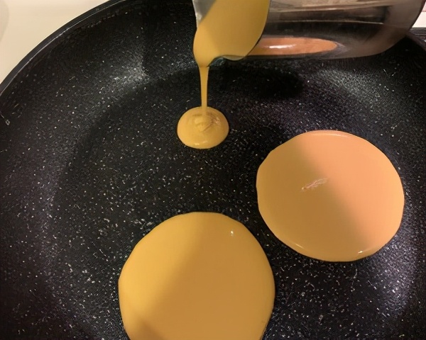 日式迷你铜锣烧街头美食吃货日常,日式铜锣烧正宗超好吃的做法步骤