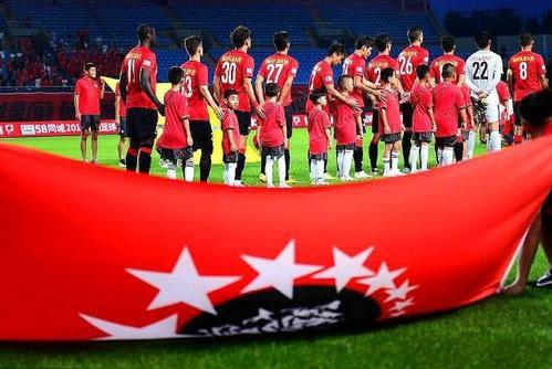 辽足中国足坛昔日10冠王换活法,10赛季辽足重返中超表现惊艳