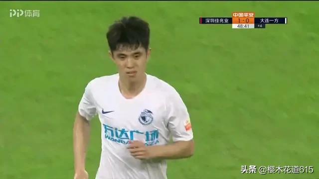 离奇失误怒铲对手,中超恶人重出江湖