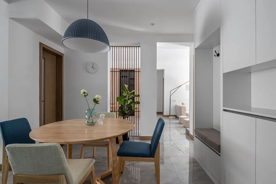 餐厅太小怎么设计节省地方,餐厅小了怎么设计卡座