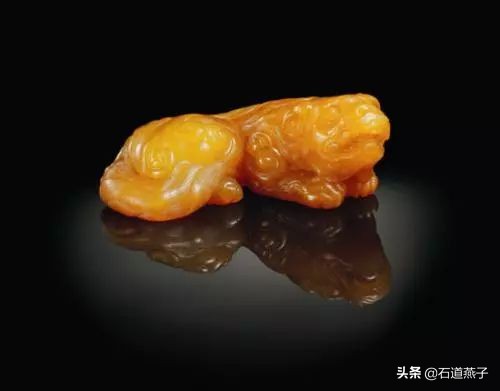 天价田黄石拍出史上最贵价格,田黄石每克3万真假田黄