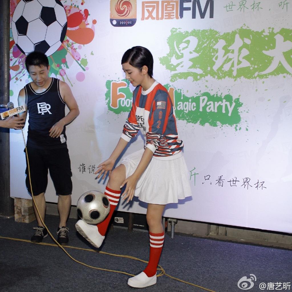 唐艺昕打篮球,唐艺昕秀场时尚走秀