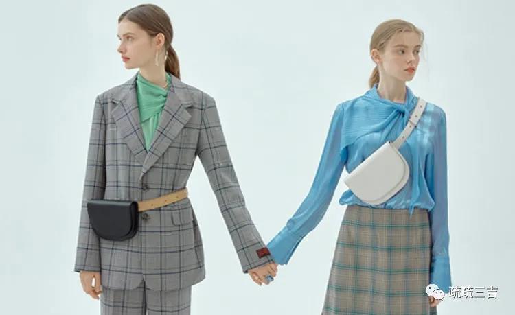 韩剧小女孩背个斜挎包,小众轻奢女士包袋