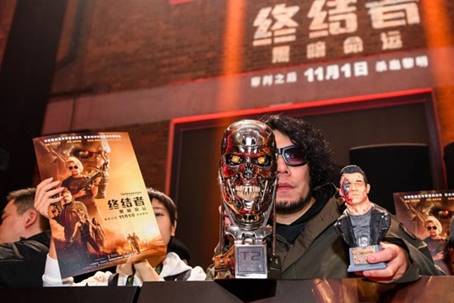 英雄谢幕剧！心中永远的“T-800”，影迷：我们难说再见......