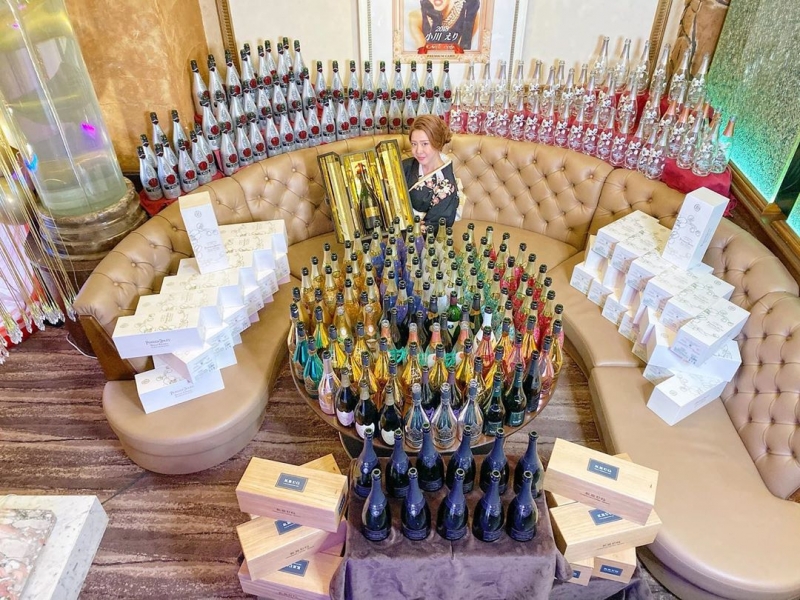 “日本第一酒店小姐”3天赚2.3亿，怎么一条毛巾却用21年