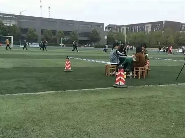 自从藏龙岛有了南延线，我就再没羡慕过别人家的学校！