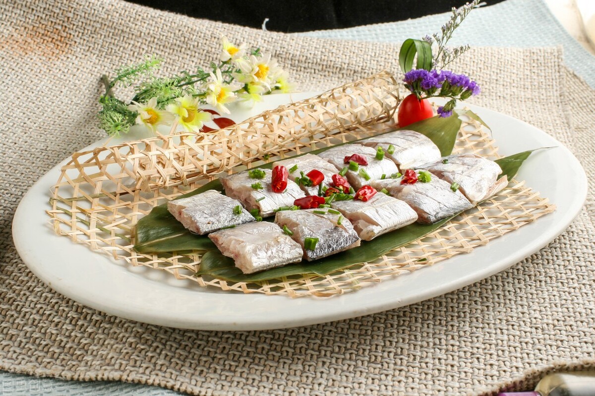 带鱼能清蒸吗带鱼的家常吃法,浙江正宗带鱼做法清蒸带鱼