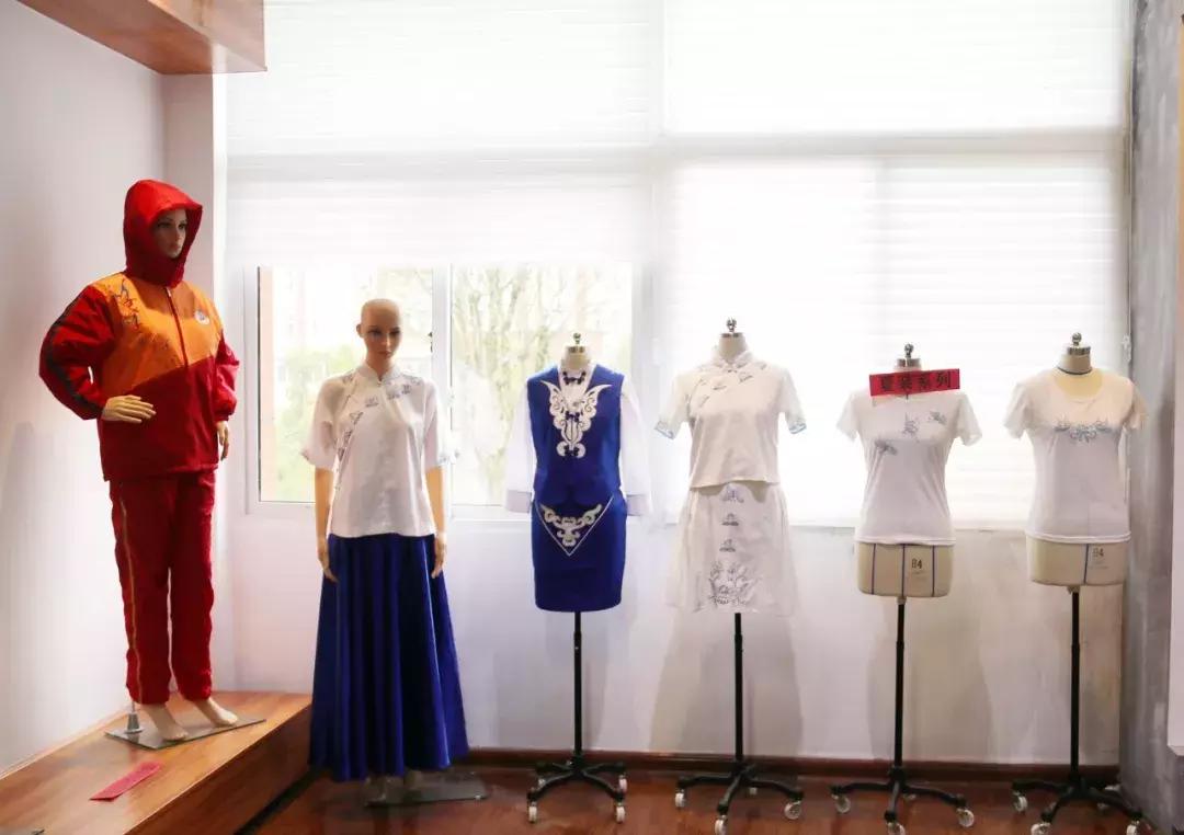 厉害了我们的新时代内容简介,松桃中等职业学校