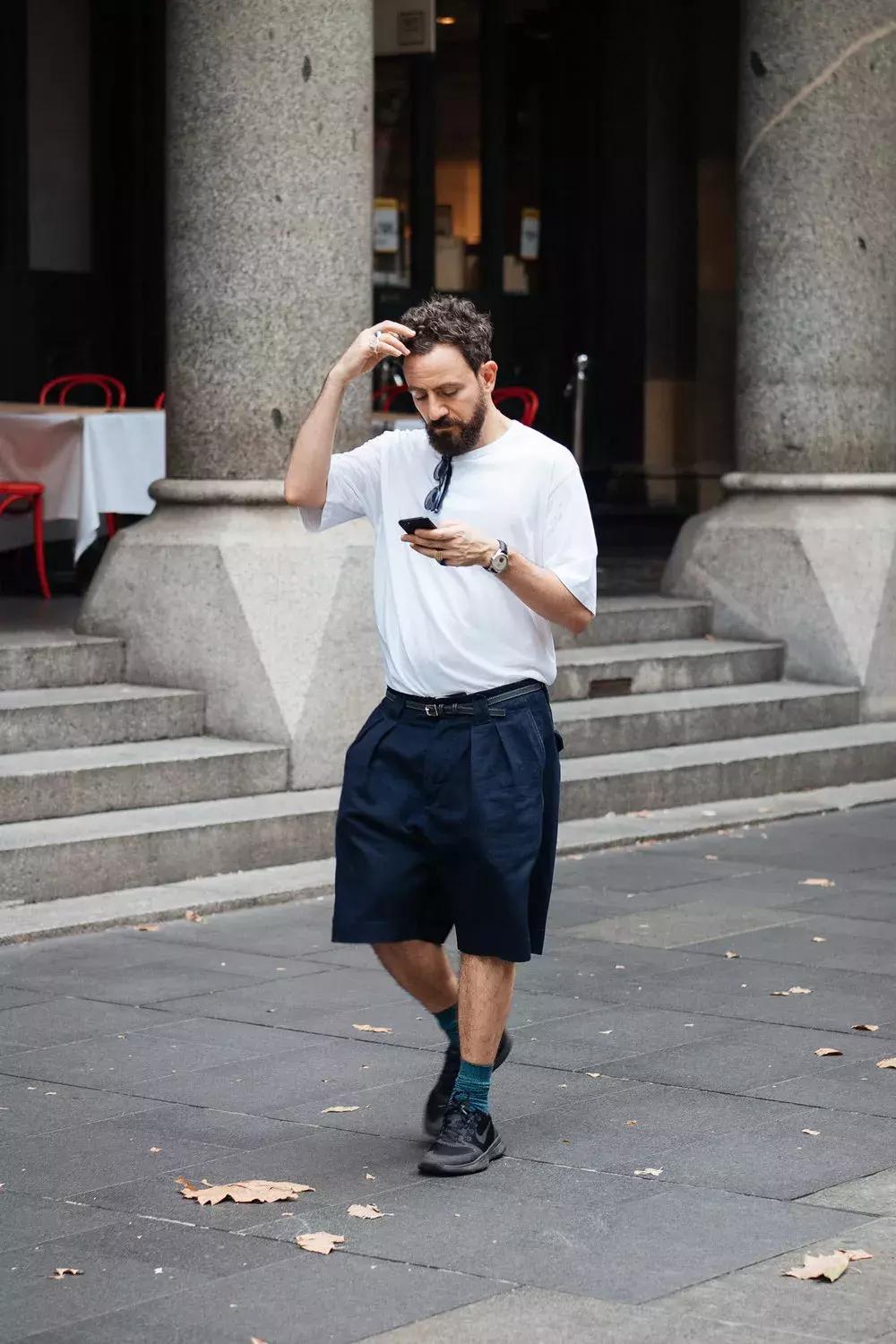 只有短袖短裤怎么穿出潮流感,短裤和短袖怎么穿更好看