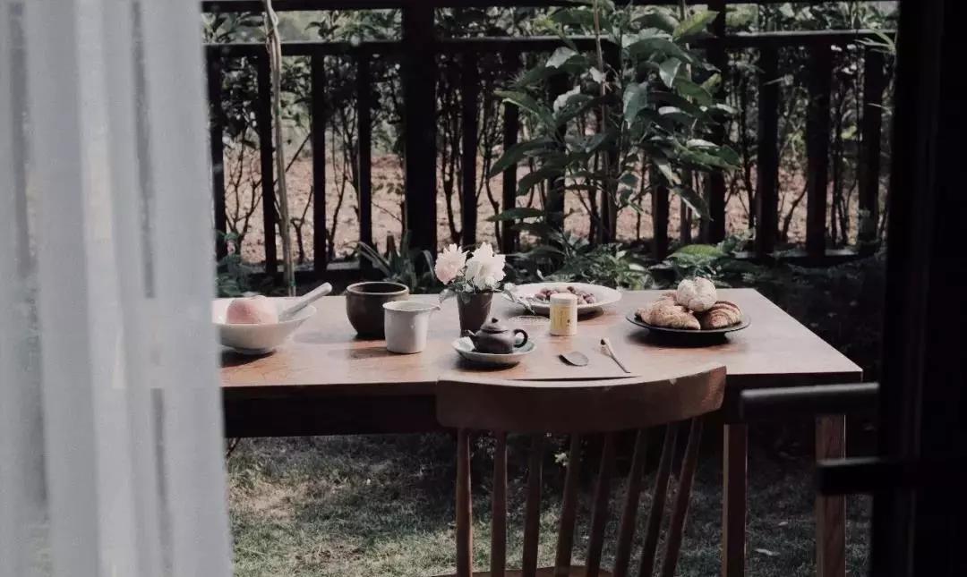 菜吧:她不上班也不靠脸吃饭,住2层小楼,过上了别人做梦都要的日子