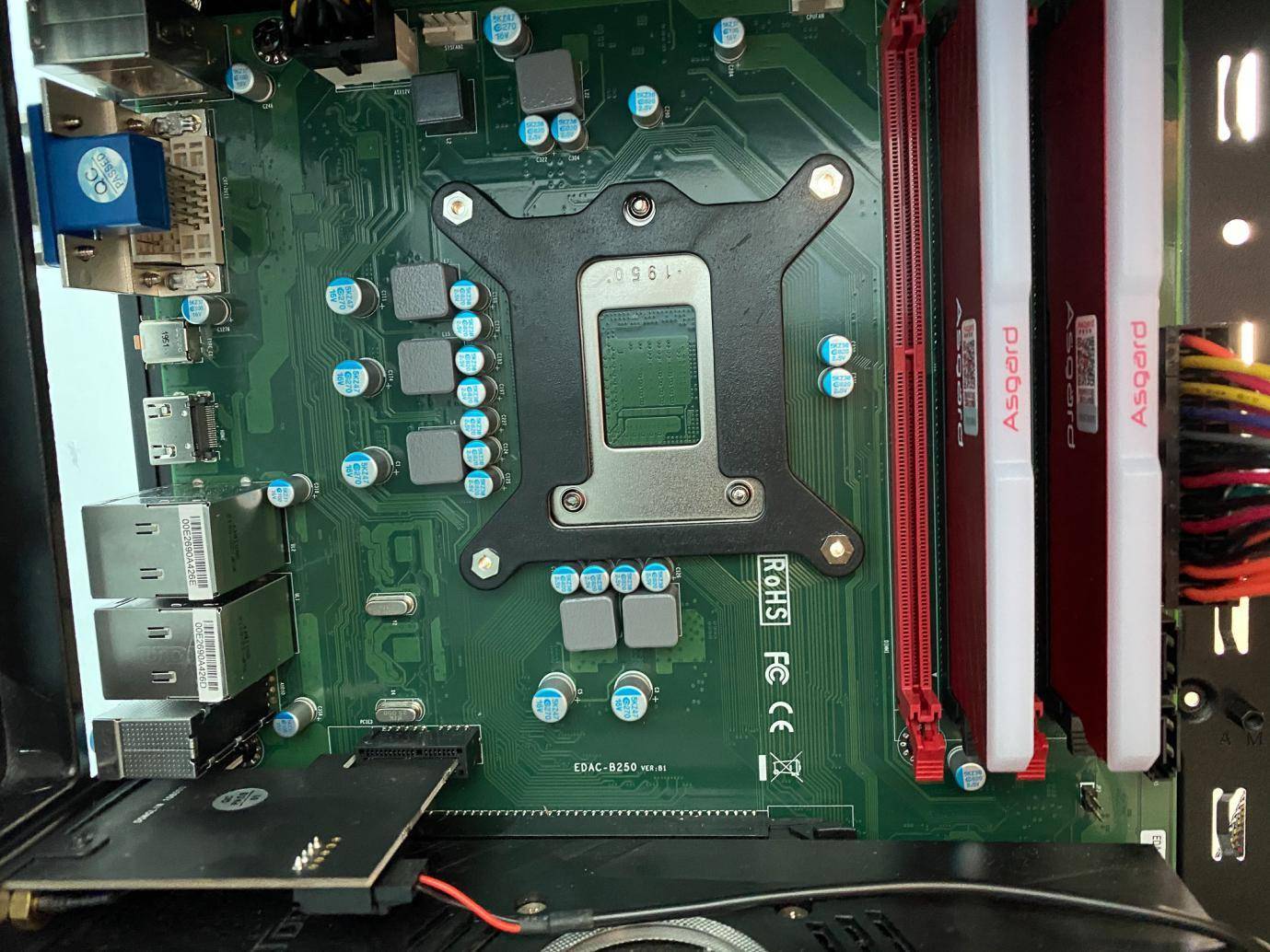 cpu可以装在任何主板上吗,cpu只要插在主板上就不用拔了吧