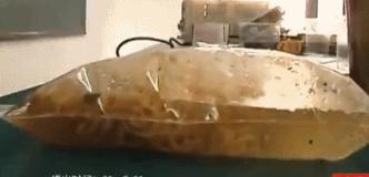 碳酸饮料和泡面有反应,碳酸饮料当水喝丧命