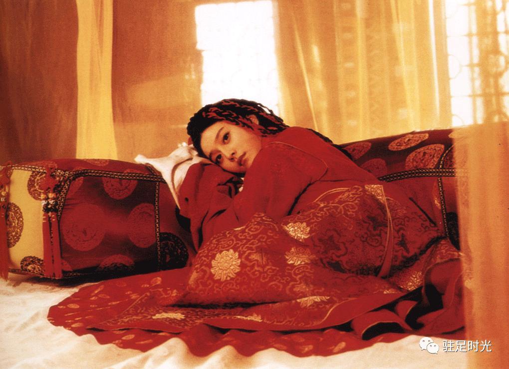 “权、钱、欲”的交合