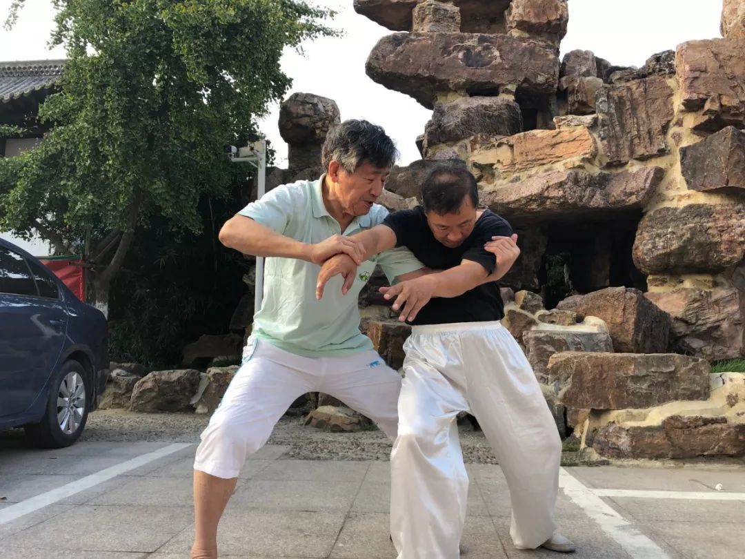 这位宝应籍老人，是国际有名的现代“手搏之父”