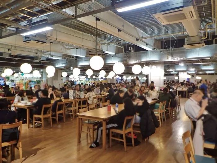 飞机去晚了赶不上怎么办,第一班飞机晚点赶不上转机怎么办