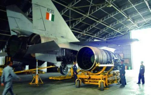 米格25击落f18的飞行员是谁,米格25打f18