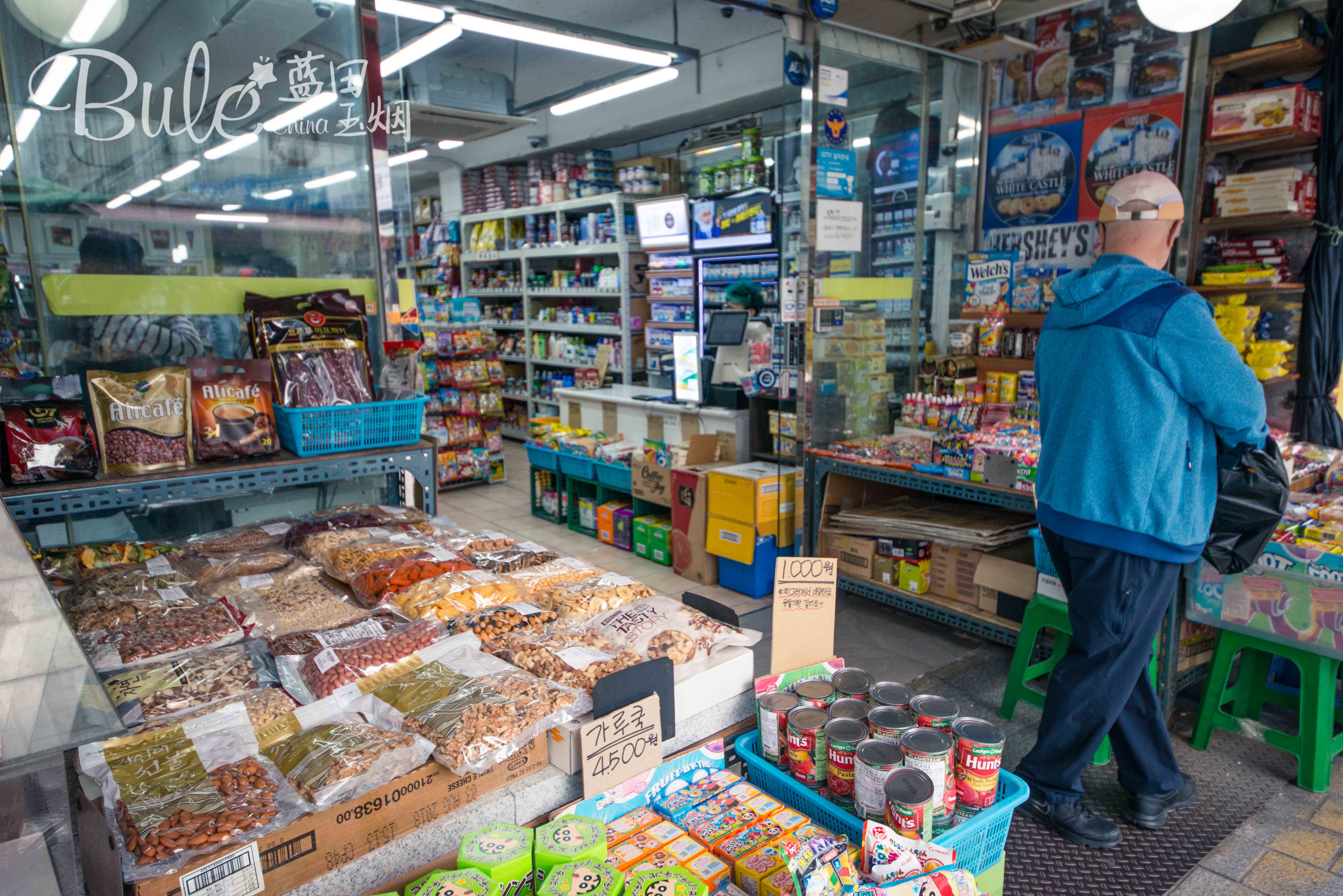 比北大门更适合买伴手礼的南大门市场，首尔便宜货的首选之地