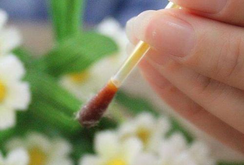 猫咪眼球抓伤流脓肿大,猫咪绝育伤口流脓