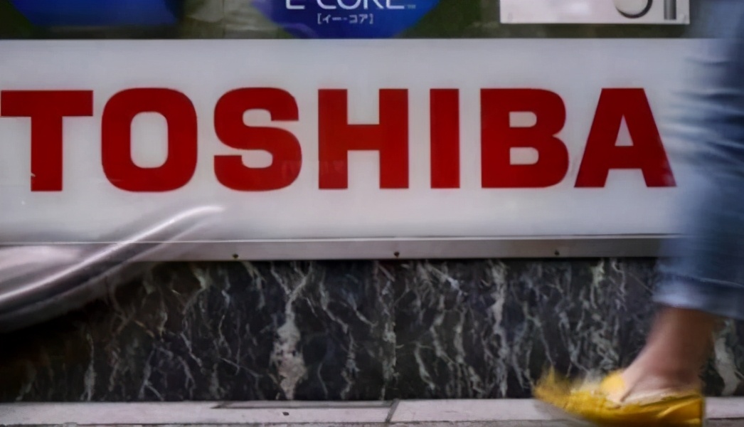 英特尔重新夺回了市场,英特尔100亿美元