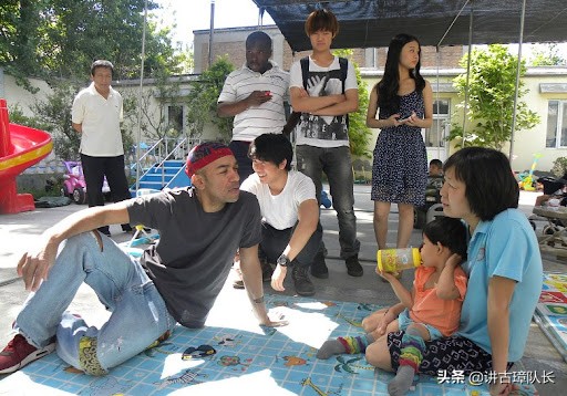 奥巴马亲弟弟在中国娶妻生子,奥巴马他兄弟定居在中国吗