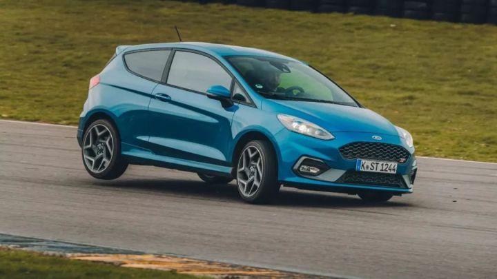 宝马330i与奥迪45tfsi测评,宝马330i四驱百公里加速实测