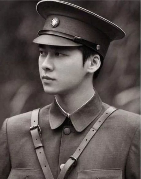 叶挺将军一家4人同时遇难，失事飞机上隐藏着怎样的秘密和阴谋？