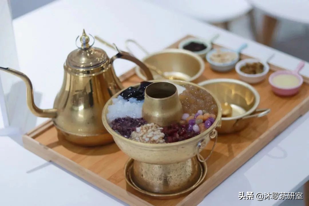 饮品店怎么度过寒冬淡季,冬季饮品店做什么