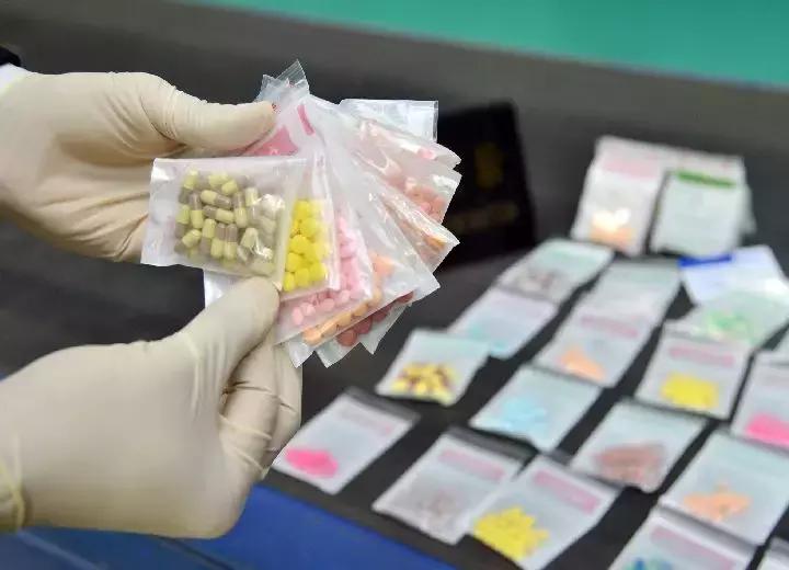 还从网上买*肥药减**？有“主播”把100元的药，1900元卖给粉丝……