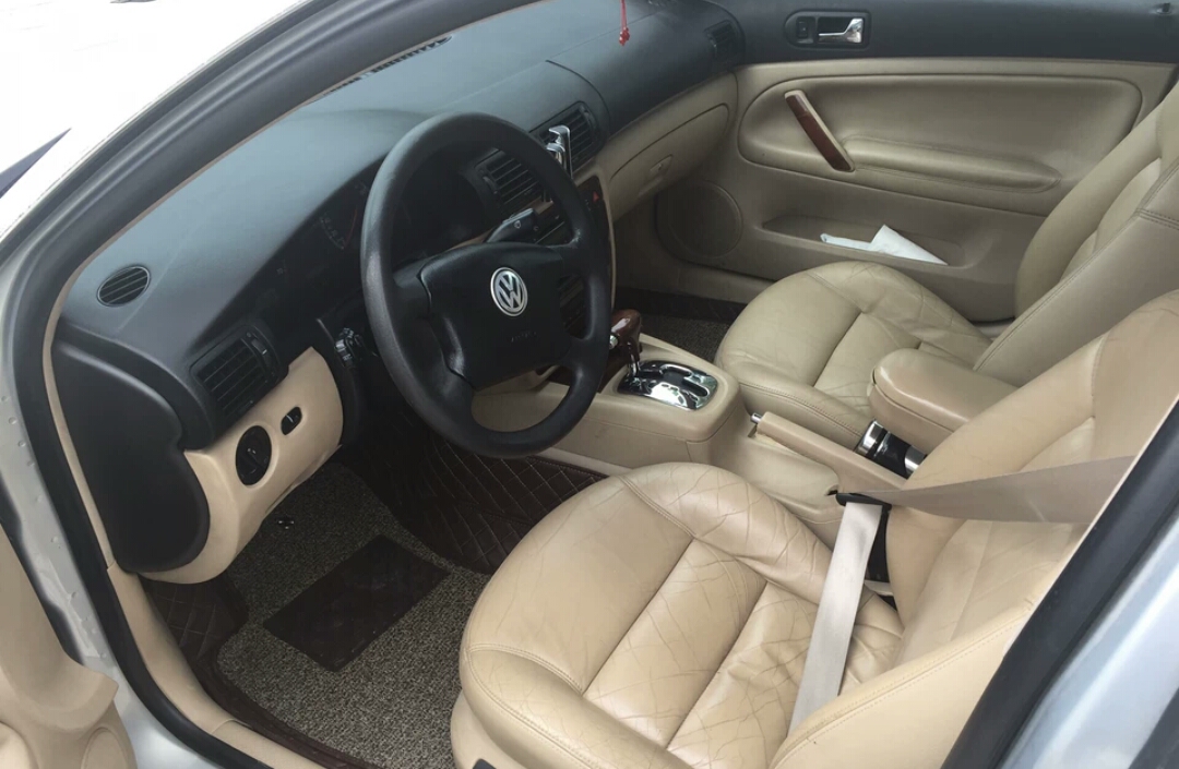 2002年的老帕萨特b5还值不值得买,老款帕萨特b5当年新车价格