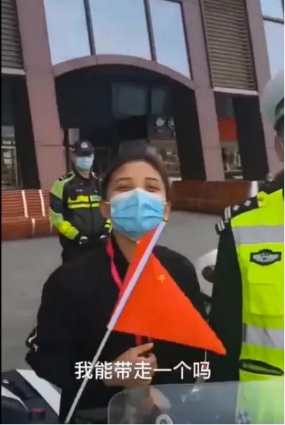 援鄂护士表白武汉警察,小护姐表白中国警察