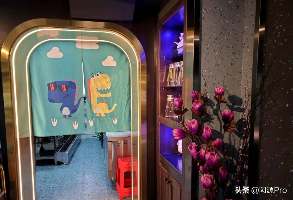 哈尔滨有上百家串店，凭什么他家天天排队，好像吃串不要钱似的！