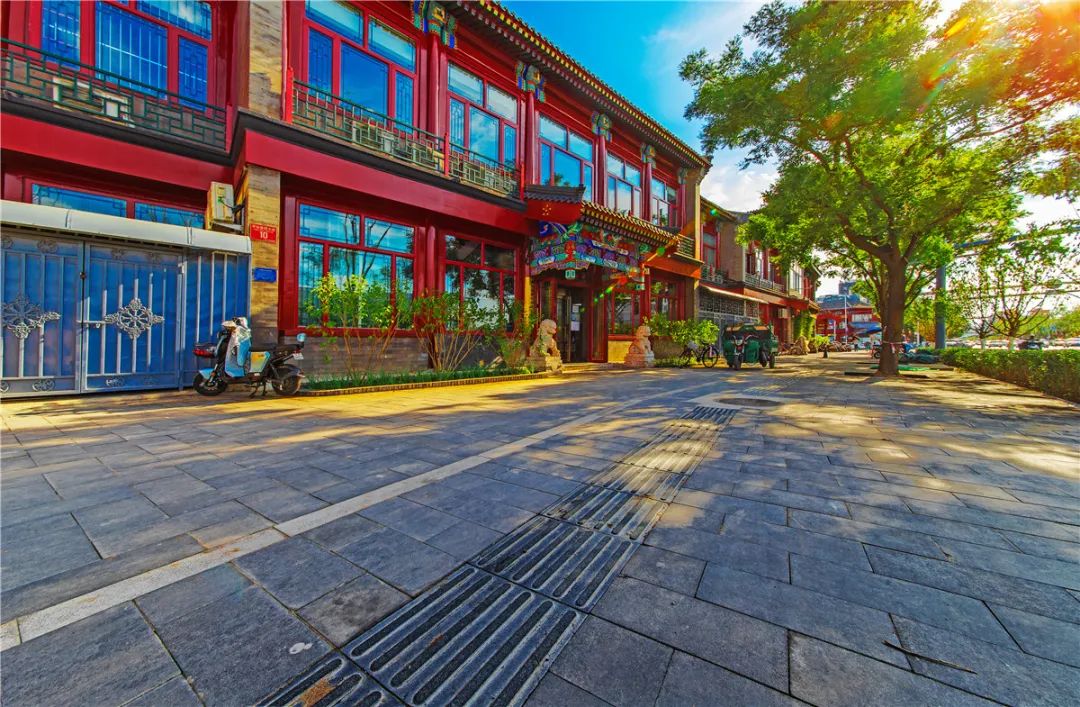 推动老城区旧貌换新颜,推进新老城区品质功能提升