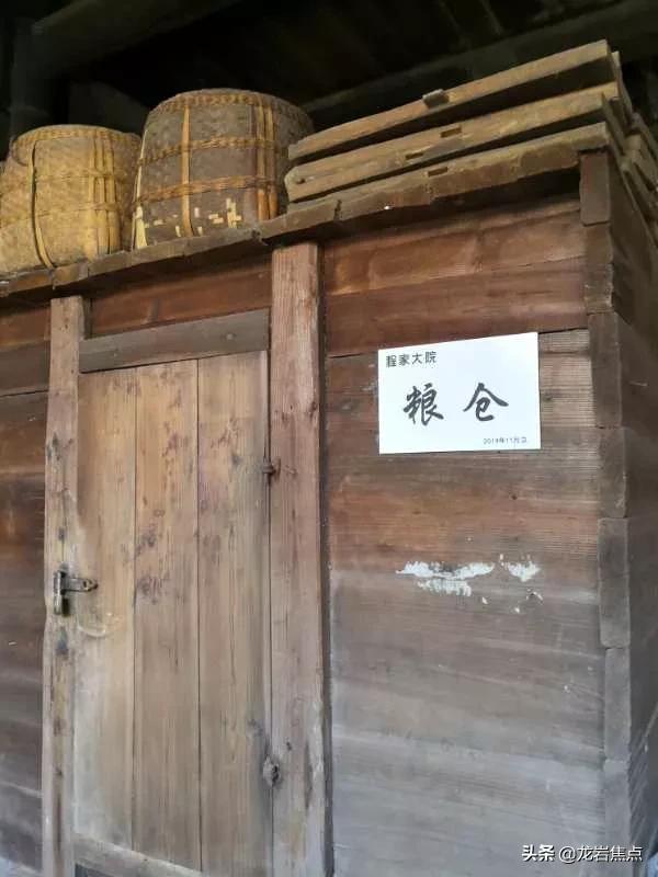 一处老屋承载着三代人的回忆,走进一座尘封百年历史的老屋