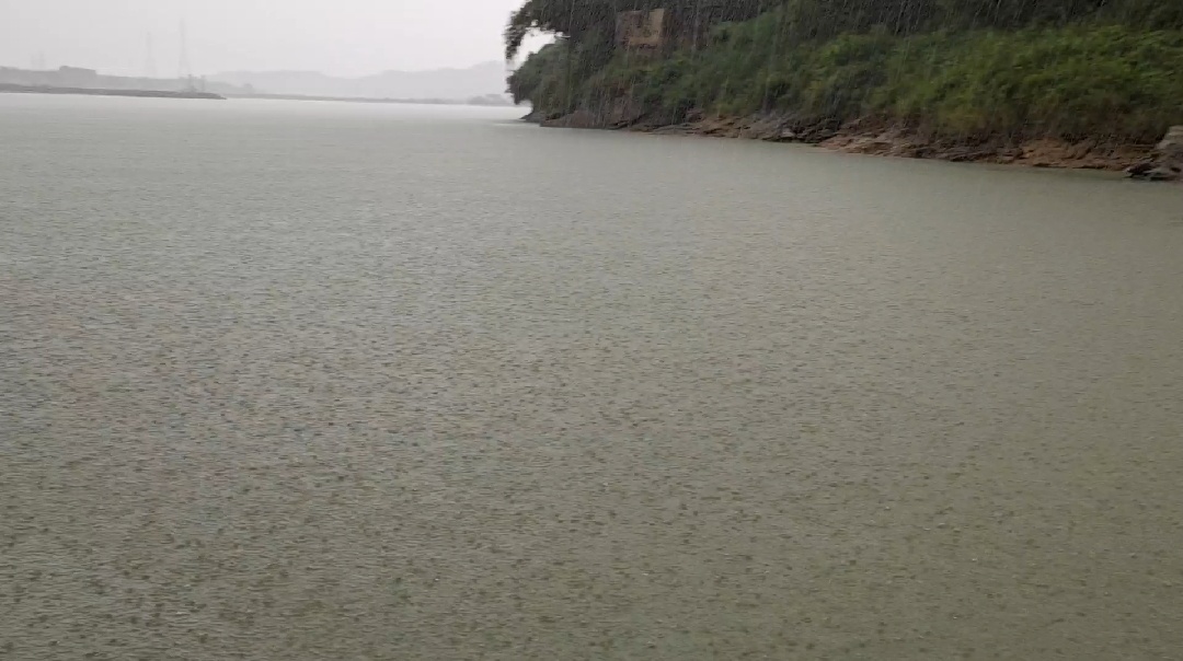 雷雨天适合野钓吗,雨天出钓要注意下雨的大小