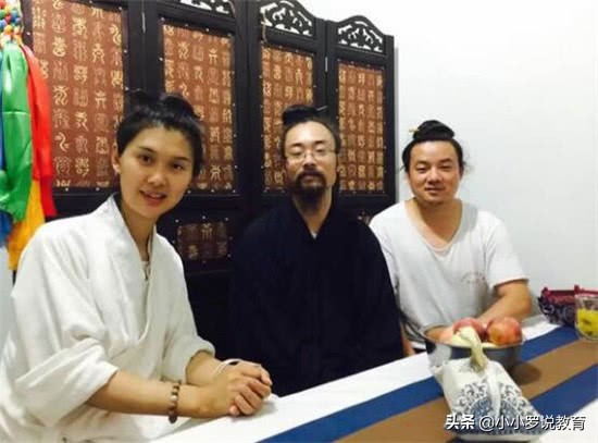 她被誉为中国最美女道士，名校毕业家境好，网友：出家真是太可惜