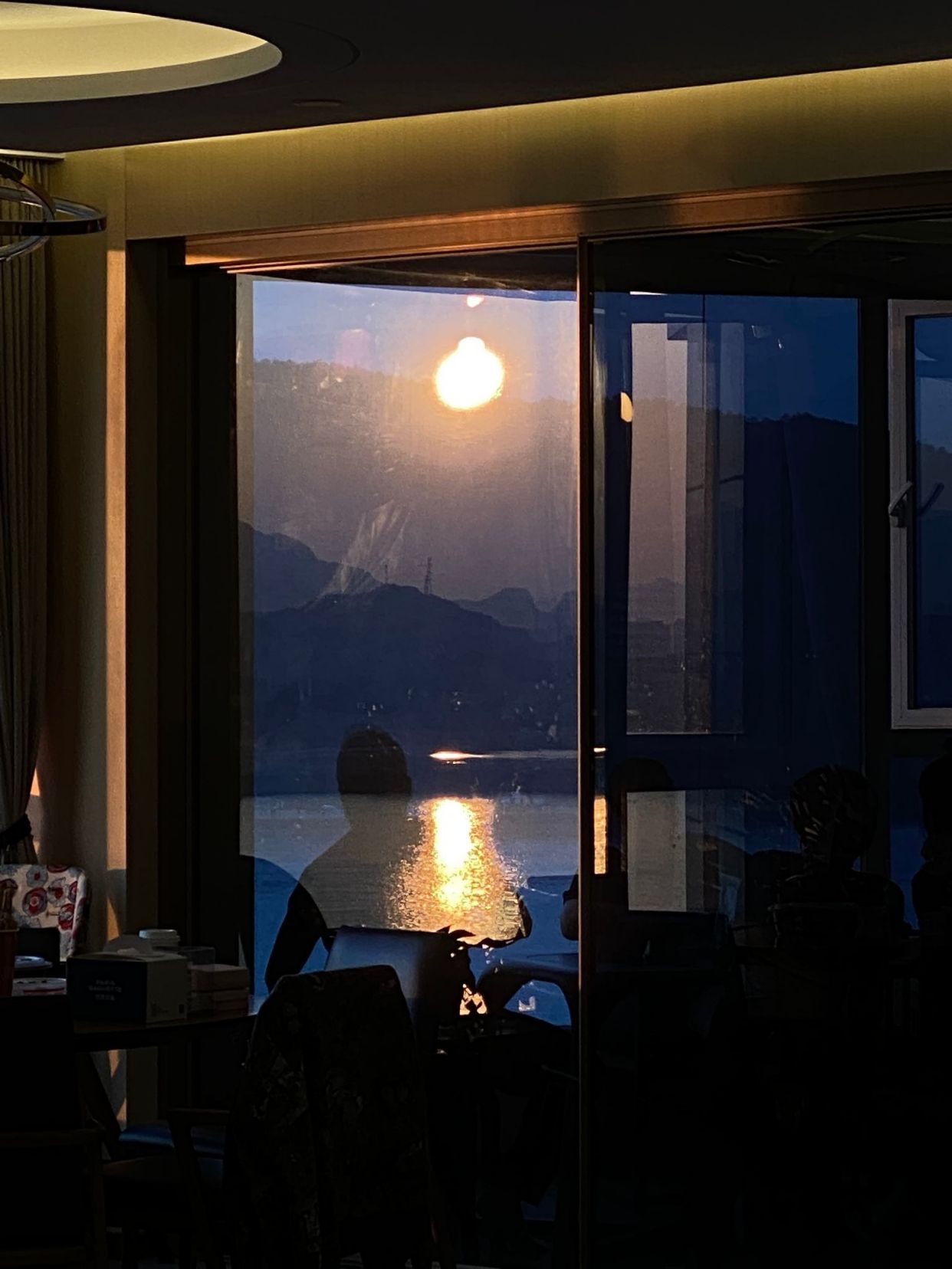 女子花一千多万买豪宅,花4150万买房疑被中介赚250万差价