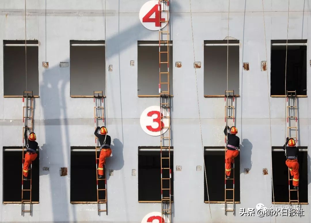 超清大图|衡水“火焰蓝”尖刀汇报表演帅爆啦