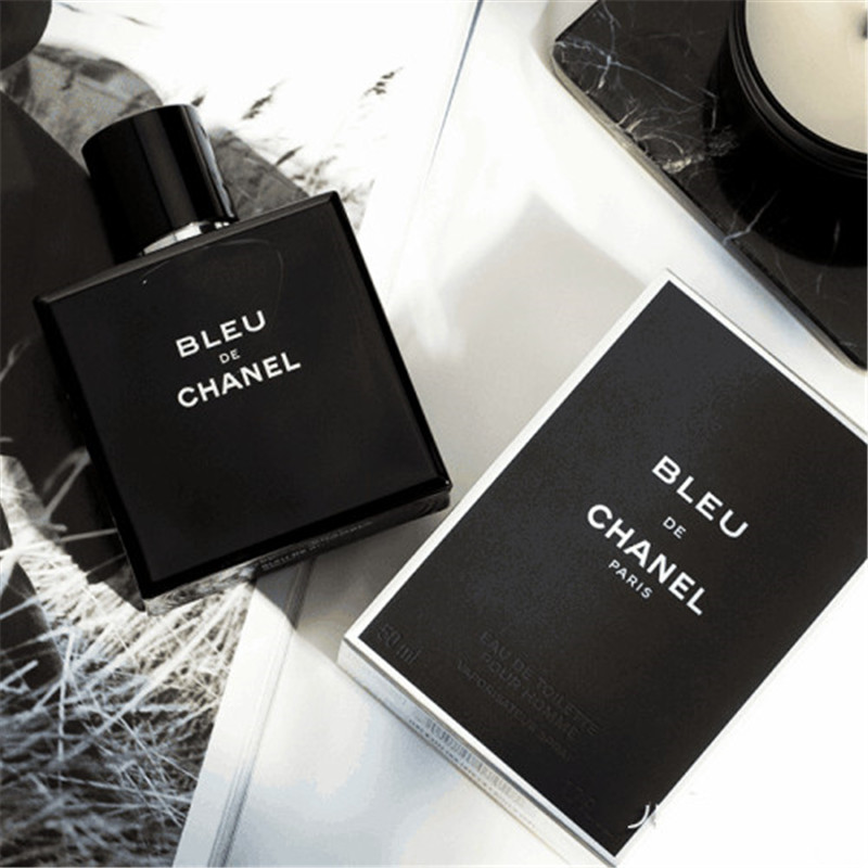 陈伟霆香奈儿黑色小香风外套,香奈儿的蔚蓝陈伟霆同款