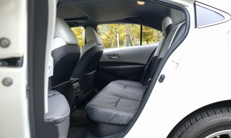 雷凌燃油版车型推荐,雷凌最低配用车感受