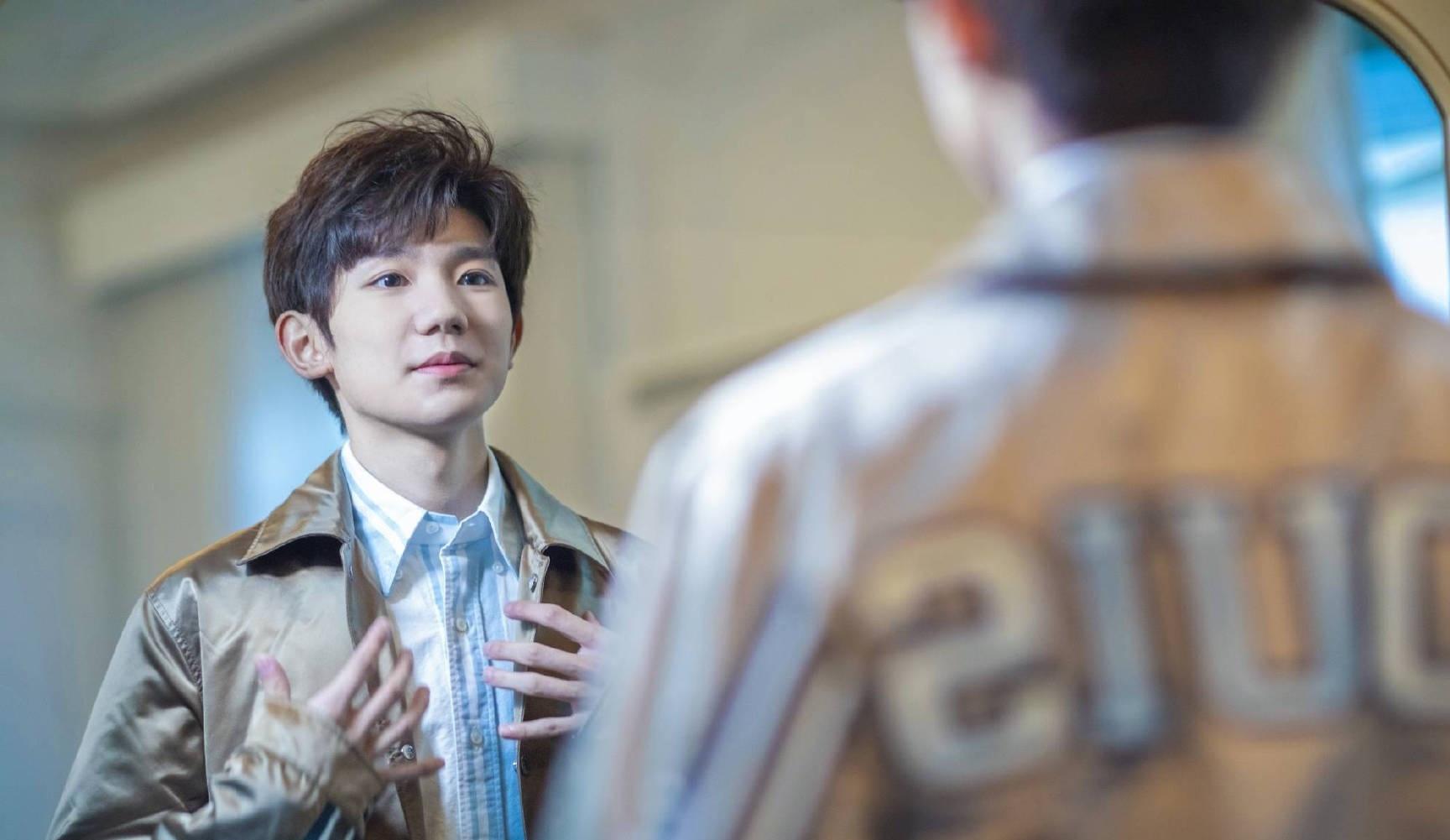 王源羽球,王源打棒球哭泣视频