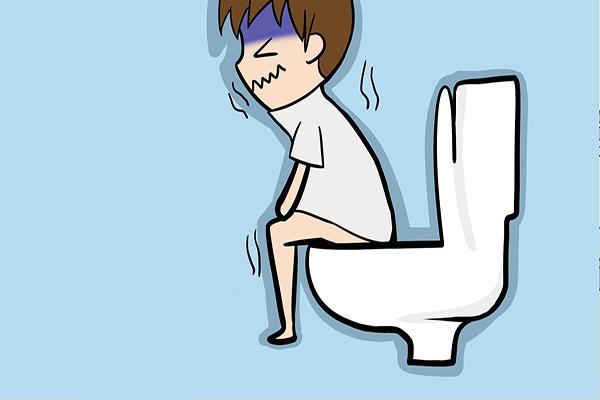 为什么有人一喝水就不停的上厕所,为什么水喝多了在厕所一直有尿