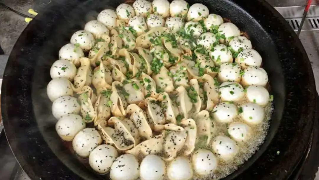 吃剩馄饨皮的做法视频,如何在家自制美味的馄饨