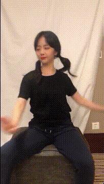 搞笑gif姑娘你也太强大了,搞笑gif开心一刻妹子的眼神