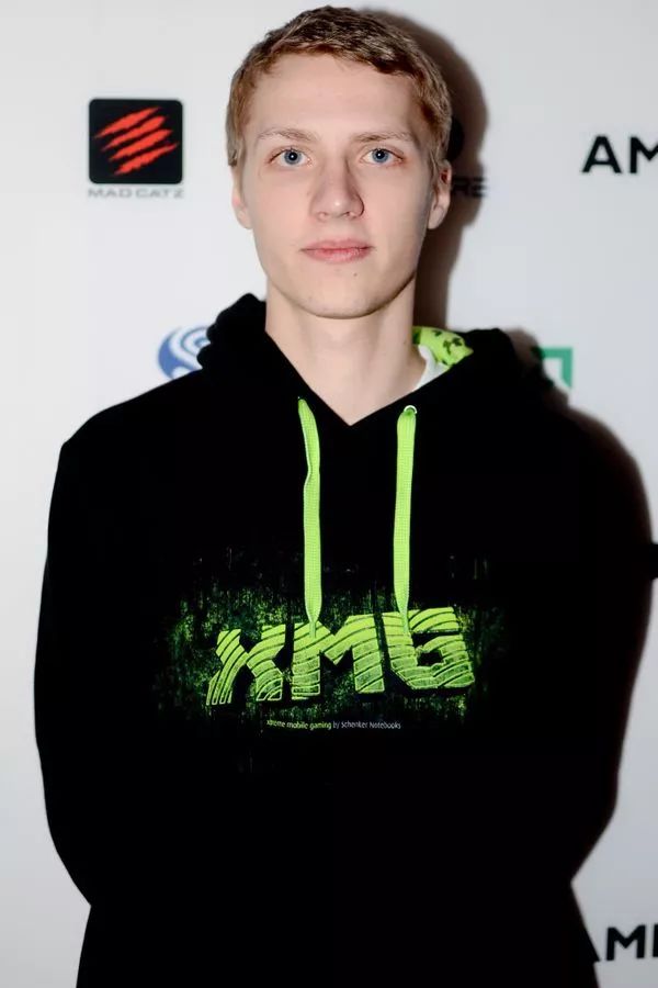 wcgg团队赛fly夺冠,wcg战队决赛