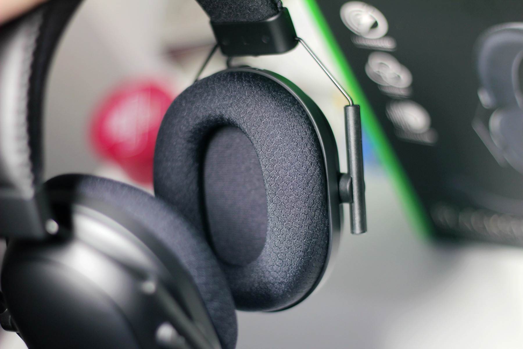 职业向的全能电竞耳麦-雷蛇旋风黑鲨V2专业版评测报告