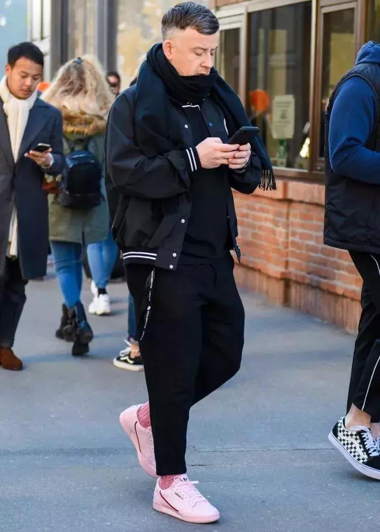 棒球服烂大街穿搭,棒球夹克优雅穿搭