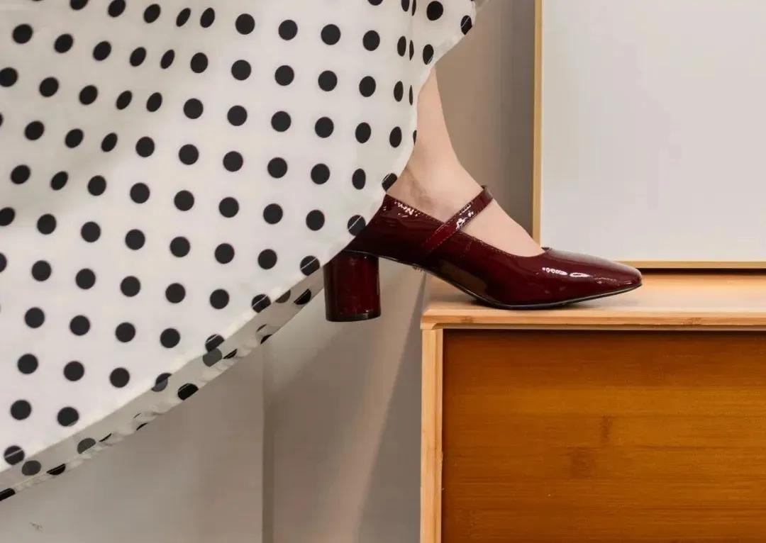 看起来丑爆款衣服,最简单的衣服搭配出时髦的效果