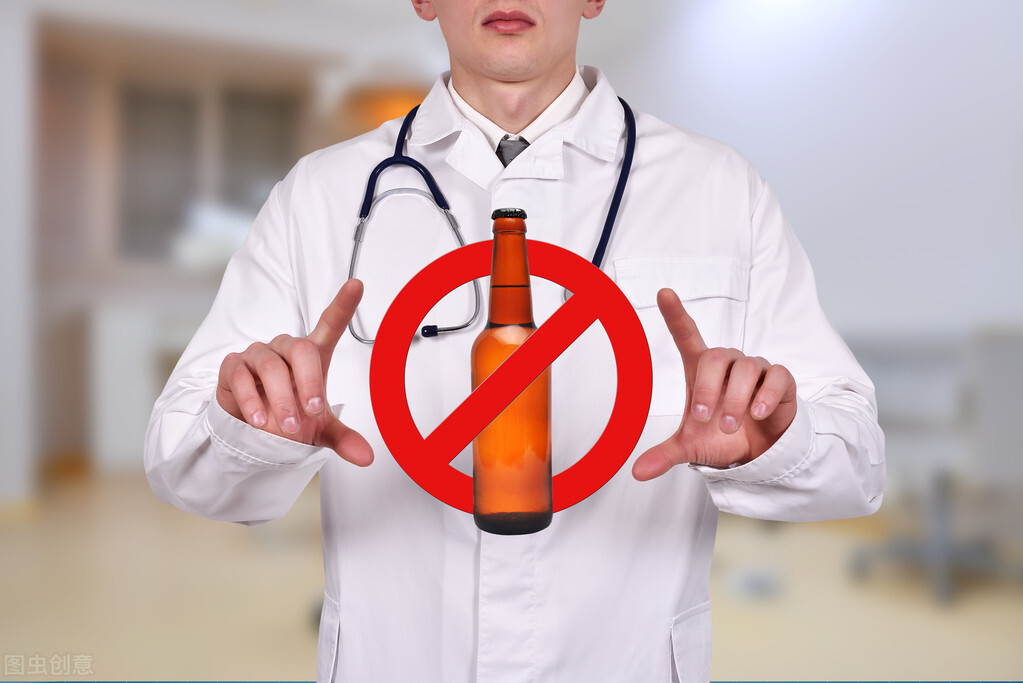 长期喝酒出现身体症状有哪些,喝酒的人戒酒后肝脏会慢慢好转吗